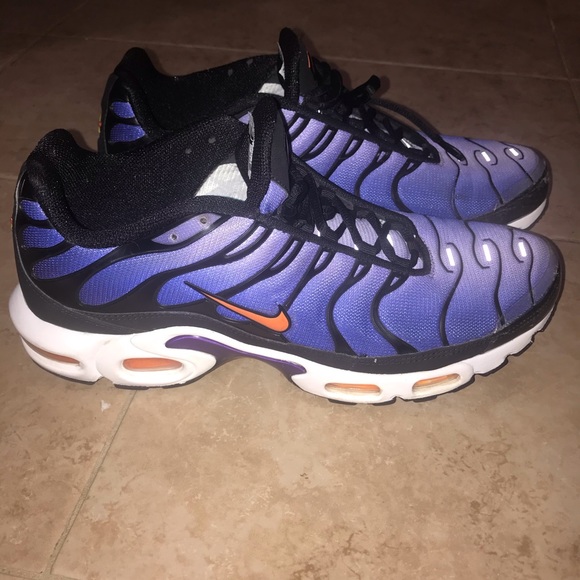 nike air max plus voltage purple